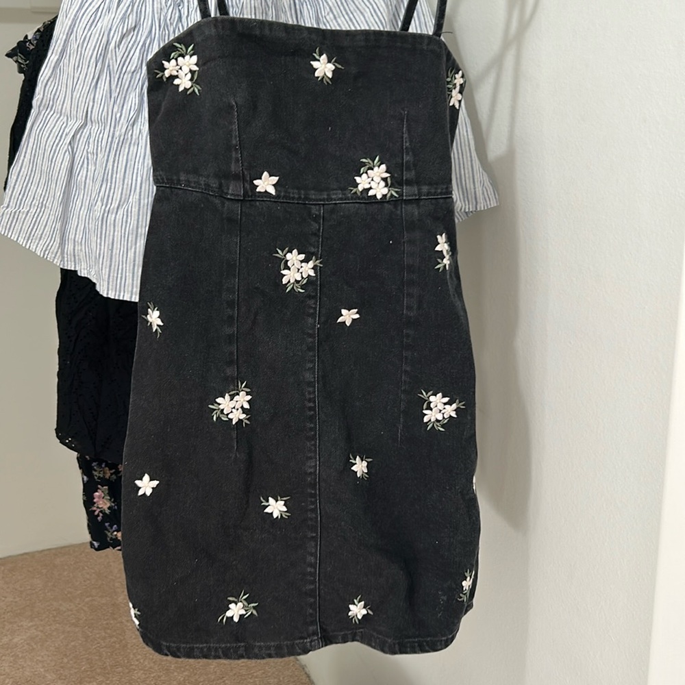 Jeans dress floral size 4 from topshop